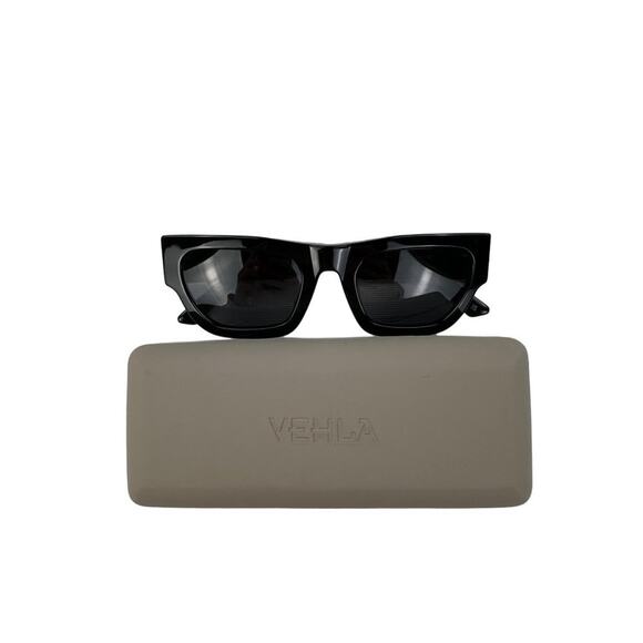 Vehla - Finn Sunglasses in Black - Picture 2 of 4